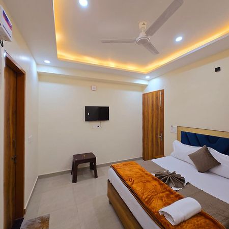 Hotel Blu Plaza غورغاون المظهر الخارجي الصورة