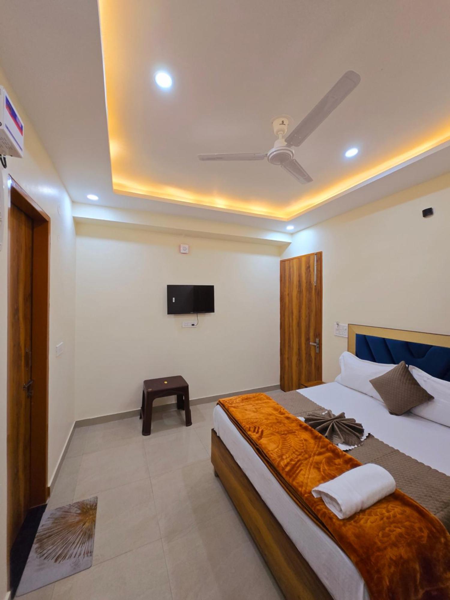 Hotel Blu Plaza غورغاون المظهر الخارجي الصورة
