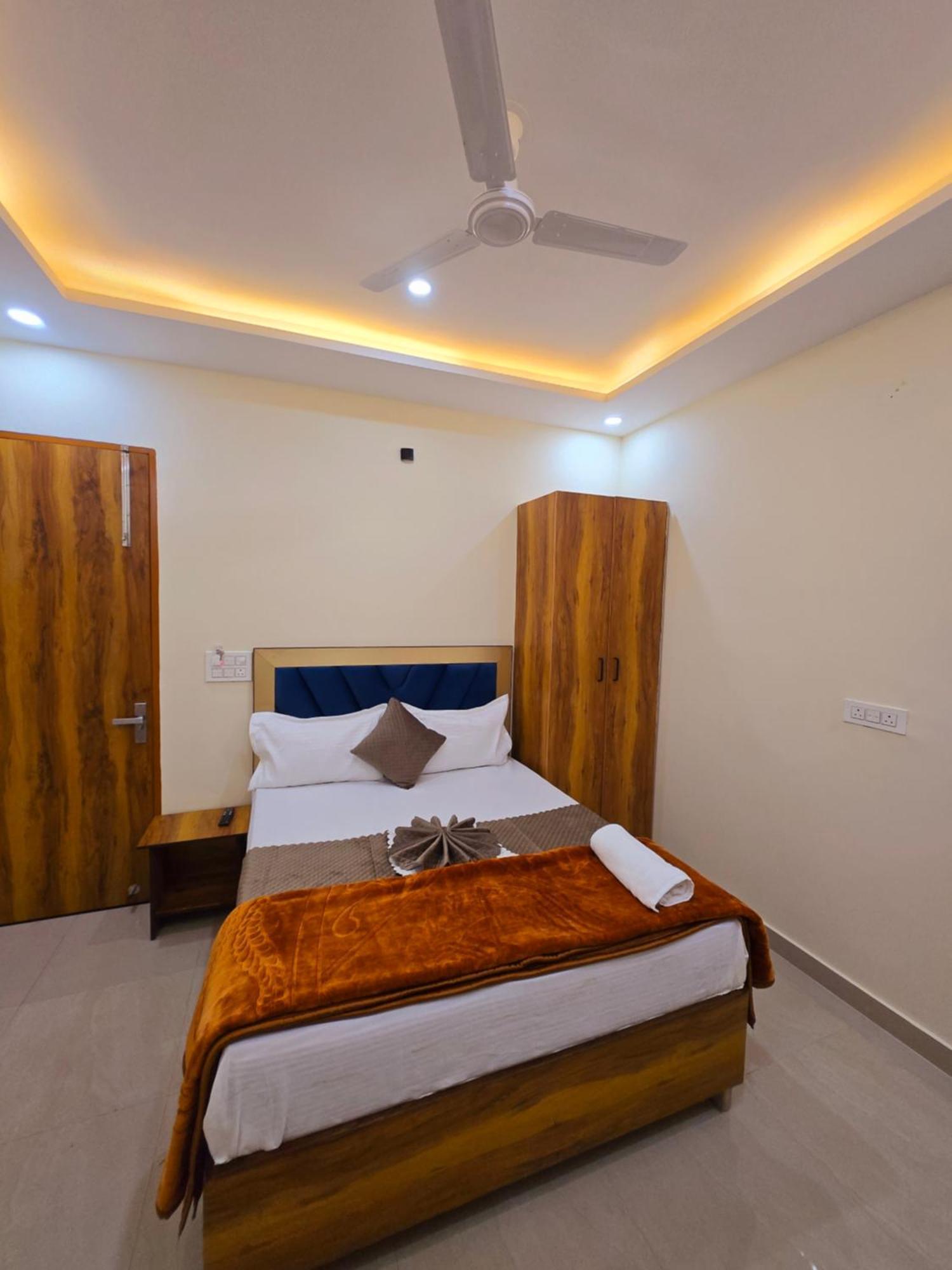 Hotel Blu Plaza غورغاون المظهر الخارجي الصورة