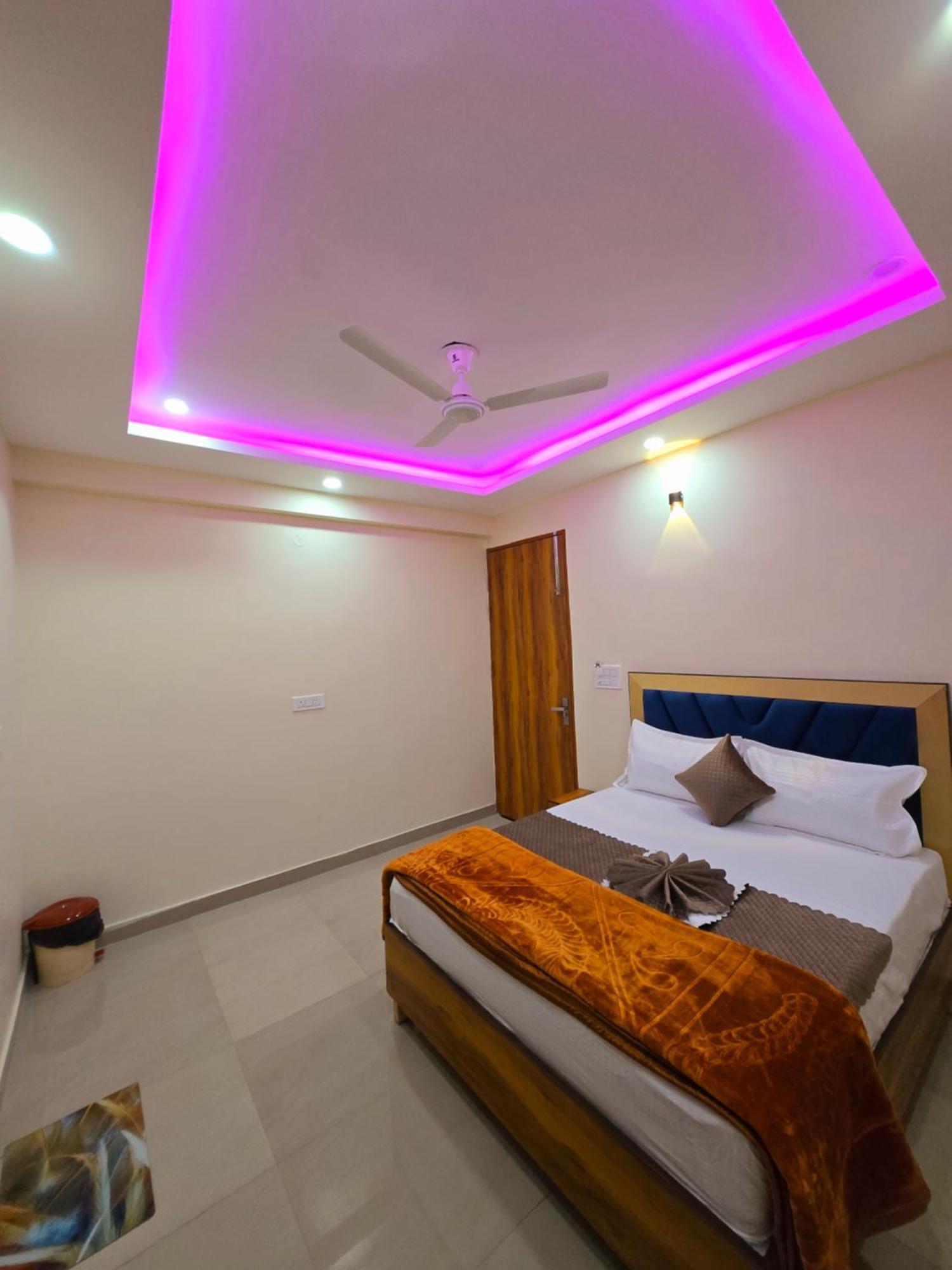 Hotel Blu Plaza غورغاون المظهر الخارجي الصورة
