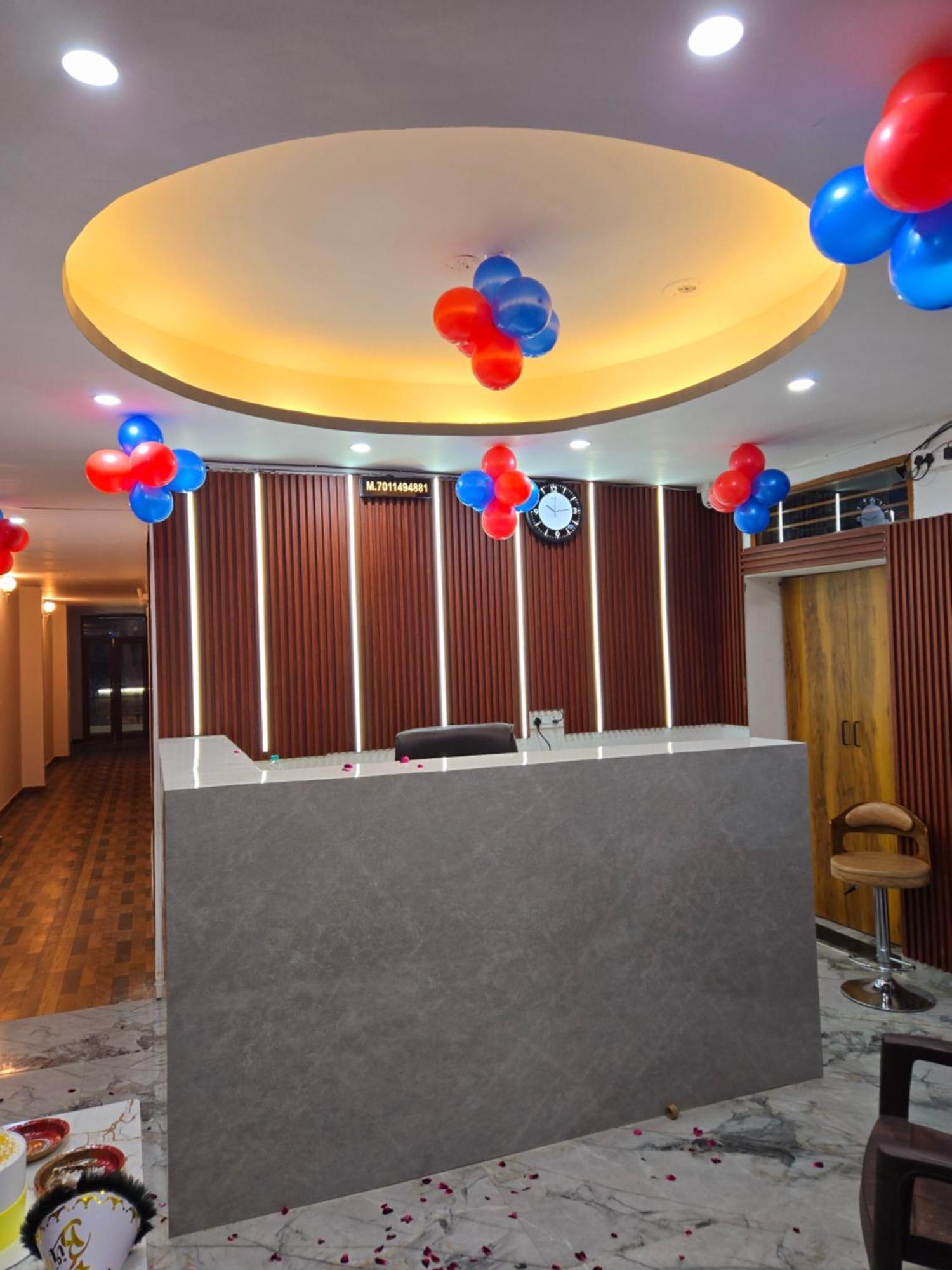 Hotel Blu Plaza غورغاون المظهر الخارجي الصورة